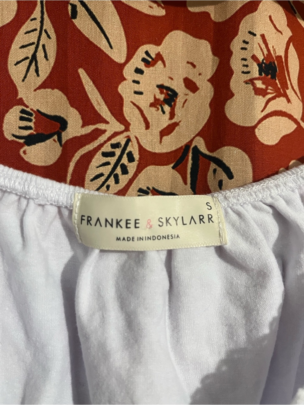 Frankee & Skylarr White Lace-Trim Button-Front Camisole Tank Size Juniors Small - Picture 3 of 10